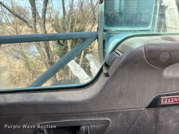 image for item FB3272 2009 Kenworth T800 ready mix truck