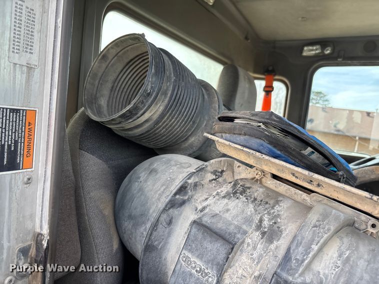 image for item FB3272 2009 Kenworth T800 ready mix truck