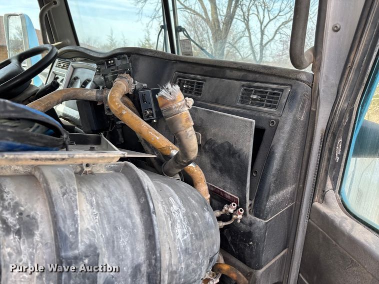 image for item FB3272 2009 Kenworth T800 ready mix truck