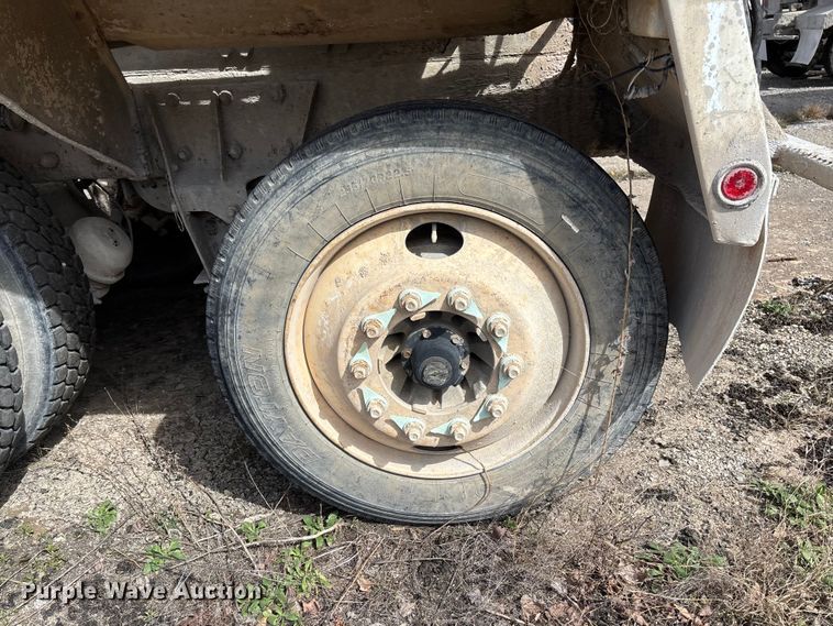 image for item FB3272 2009 Kenworth T800 ready mix truck