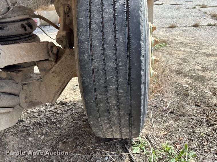 image for item FB3272 2009 Kenworth T800 ready mix truck