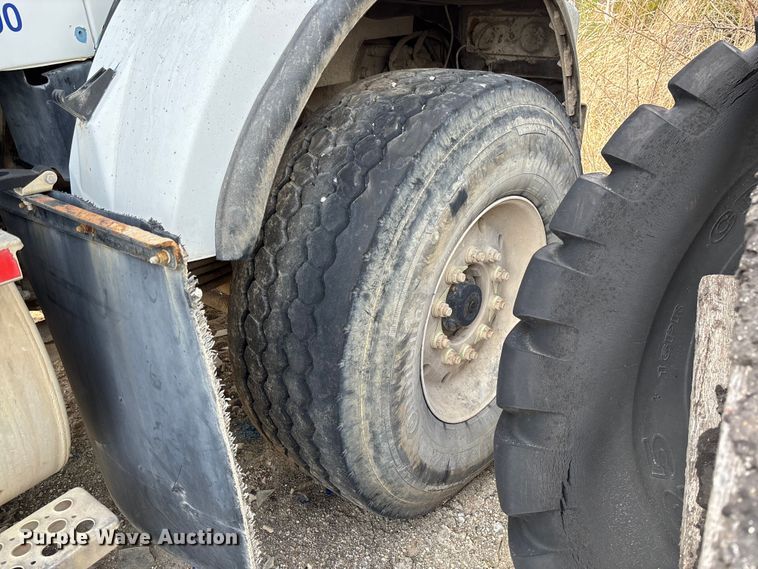 image for item FB3272 2009 Kenworth T800 ready mix truck