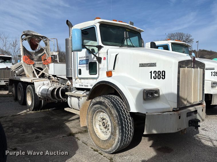 image for item FB3273 2004 Kenworth T800 ready mix truck