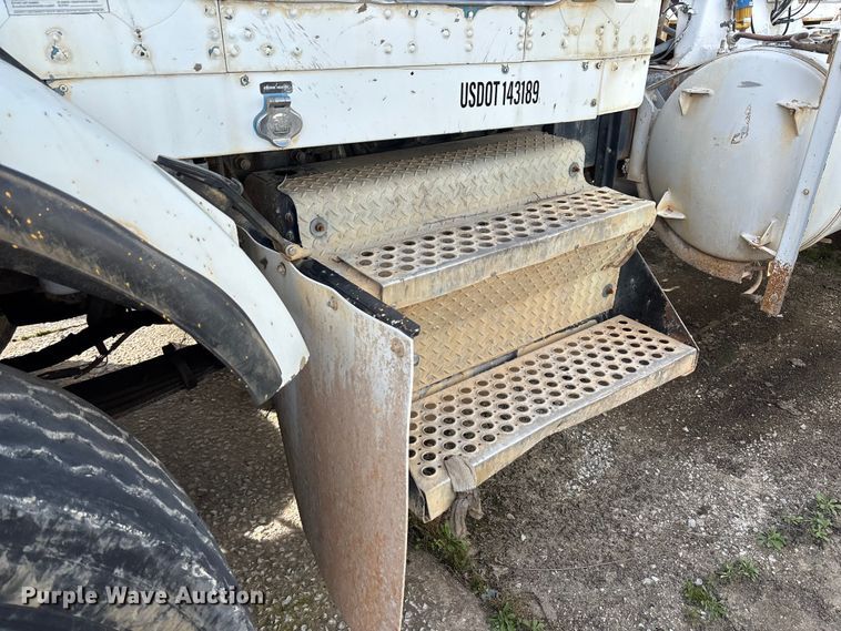 image for item FB3273 2004 Kenworth T800 ready mix truck