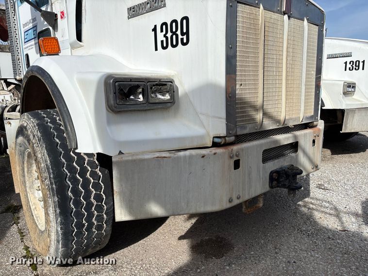 image for item FB3273 2004 Kenworth T800 ready mix truck