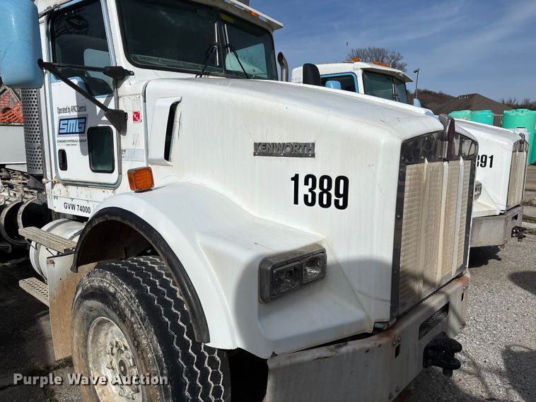 image for item FB3273 2004 Kenworth T800 ready mix truck