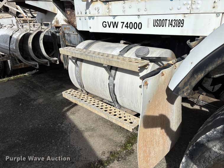 image for item FB3273 2004 Kenworth T800 ready mix truck