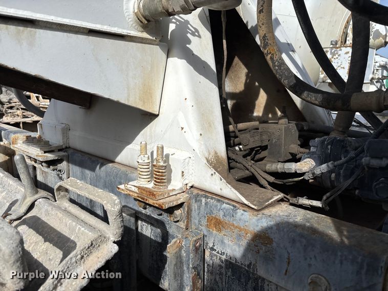 image for item FB3273 2004 Kenworth T800 ready mix truck