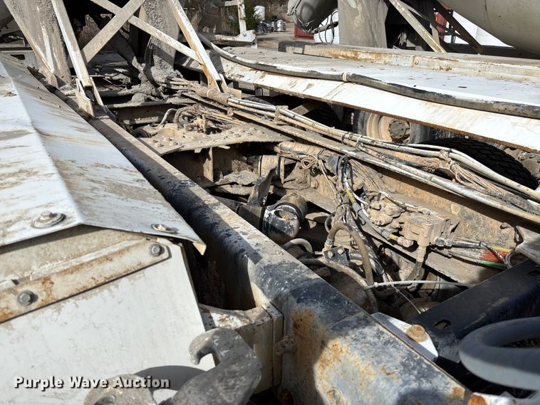 image for item FB3273 2004 Kenworth T800 ready mix truck