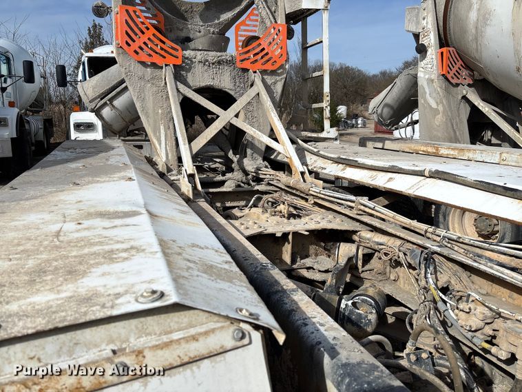 image for item FB3273 2004 Kenworth T800 ready mix truck