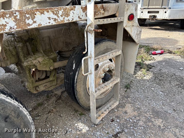 image for item FB3273 2004 Kenworth T800 ready mix truck