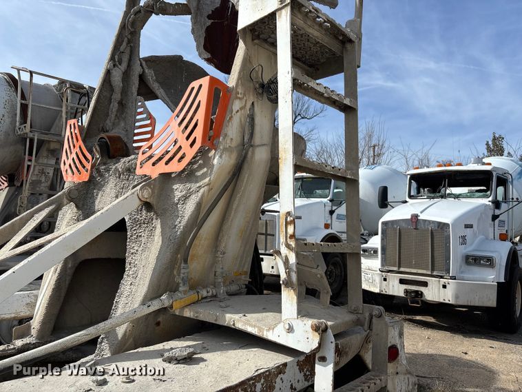 image for item FB3273 2004 Kenworth T800 ready mix truck