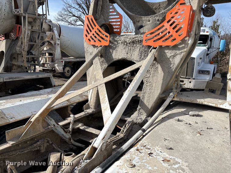 image for item FB3273 2004 Kenworth T800 ready mix truck