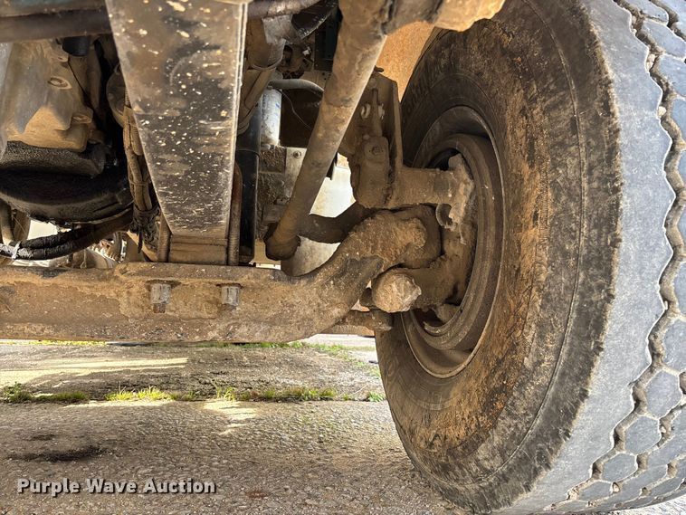 image for item FB3273 2004 Kenworth T800 ready mix truck