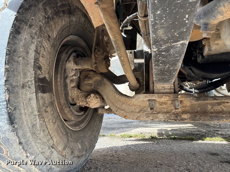 image for item FB3273 2004 Kenworth T800 ready mix truck