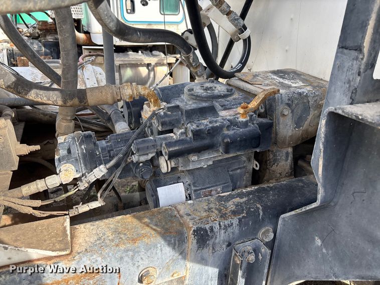 image for item FB3273 2004 Kenworth T800 ready mix truck