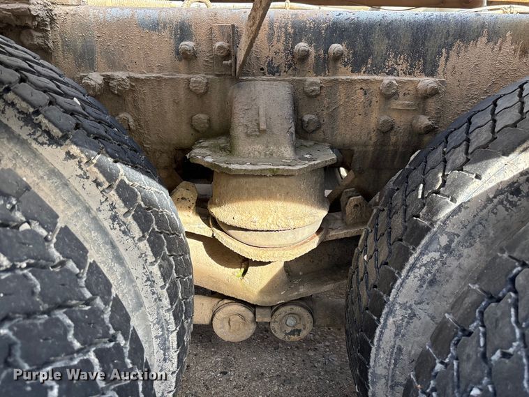 image for item FB3273 2004 Kenworth T800 ready mix truck