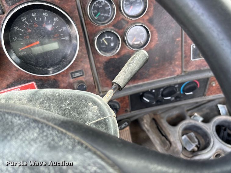 image for item FB3273 2004 Kenworth T800 ready mix truck