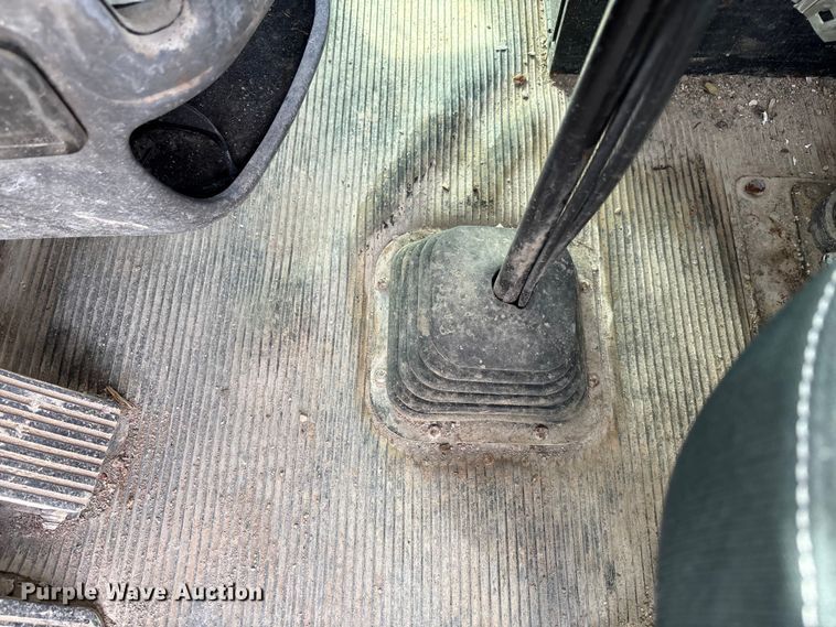 image for item FB3273 2004 Kenworth T800 ready mix truck