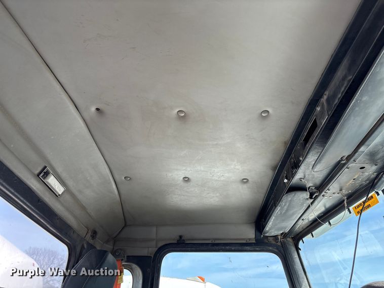 image for item FB3273 2004 Kenworth T800 ready mix truck