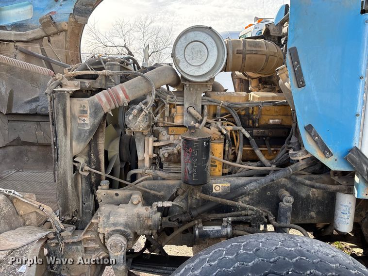 image for item FB3273 2004 Kenworth T800 ready mix truck