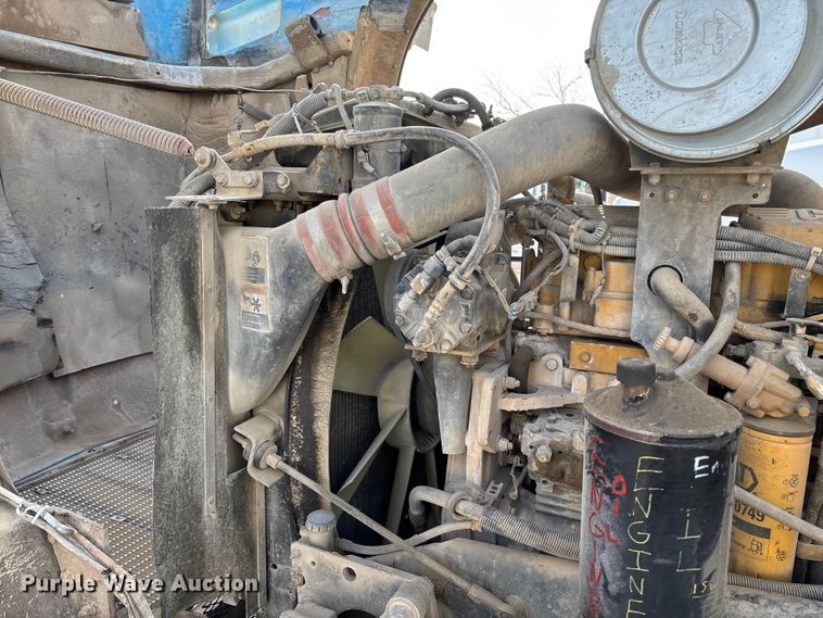 image for item FB3273 2004 Kenworth T800 ready mix truck