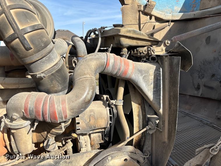 image for item FB3273 2004 Kenworth T800 ready mix truck