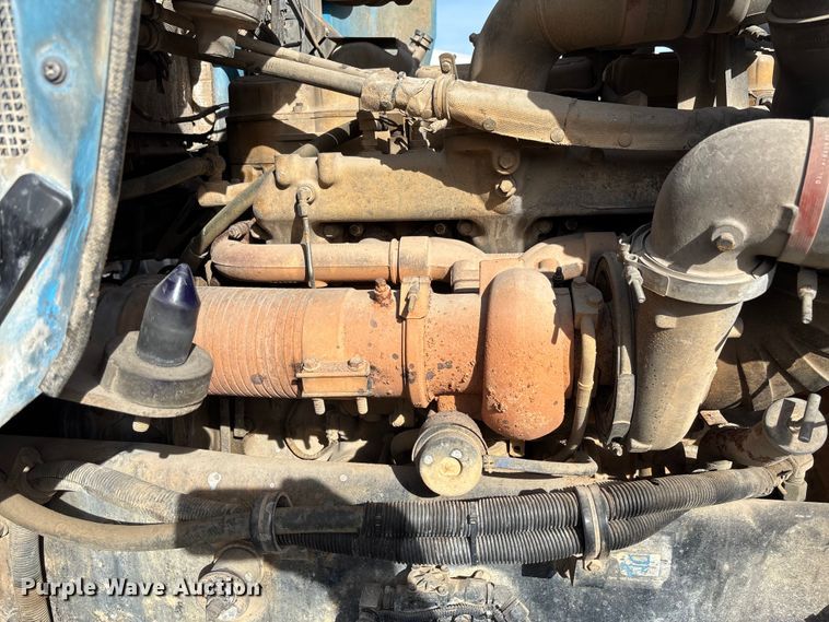 image for item FB3273 2004 Kenworth T800 ready mix truck