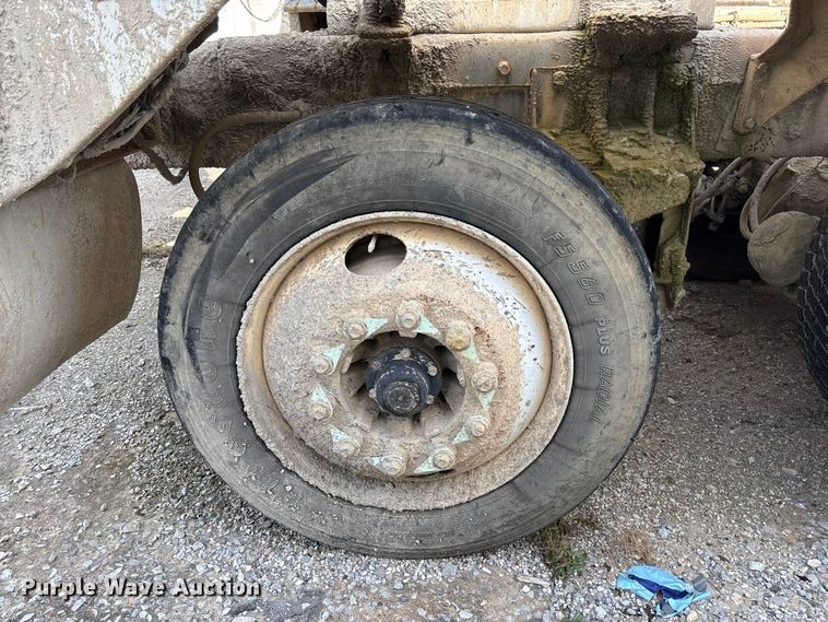 image for item FB3273 2004 Kenworth T800 ready mix truck