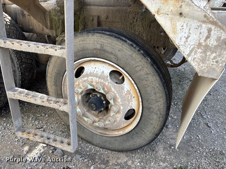 image for item FB3273 2004 Kenworth T800 ready mix truck