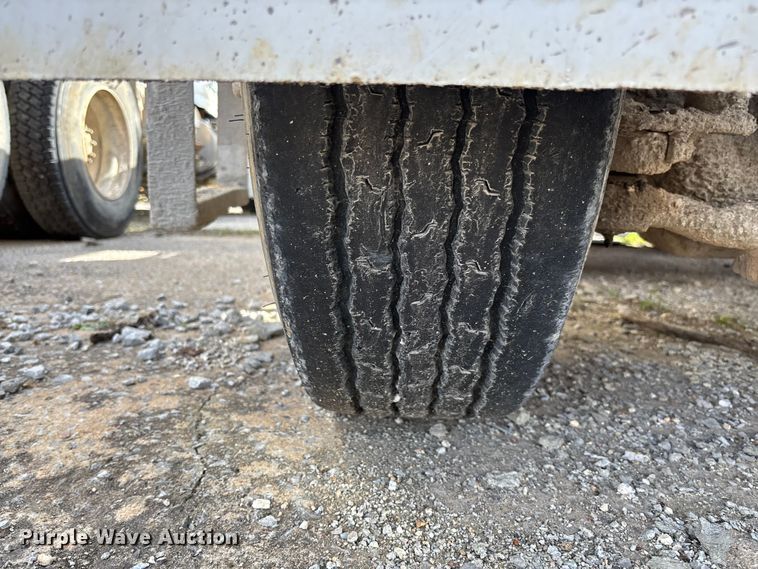 image for item FB3273 2004 Kenworth T800 ready mix truck