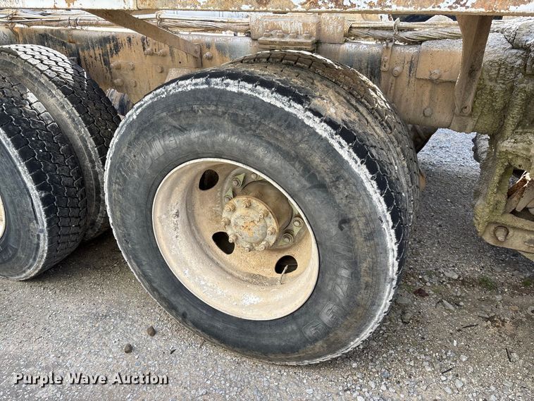 image for item FB3273 2004 Kenworth T800 ready mix truck