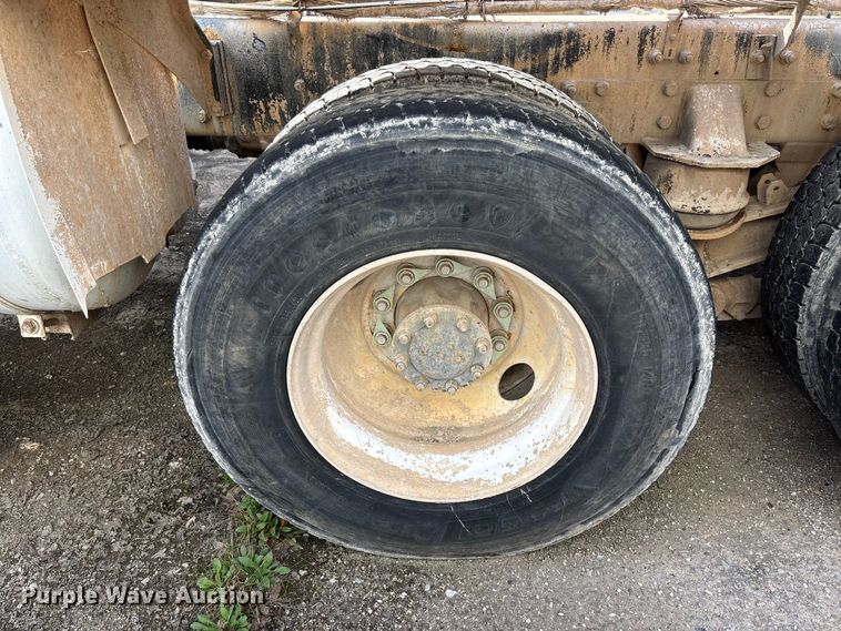 image for item FB3273 2004 Kenworth T800 ready mix truck