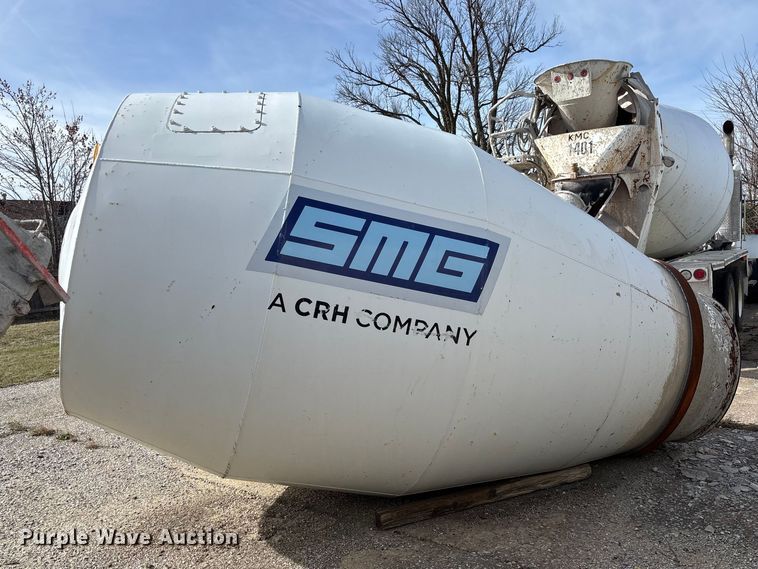 image for item FB3273 2004 Kenworth T800 ready mix truck