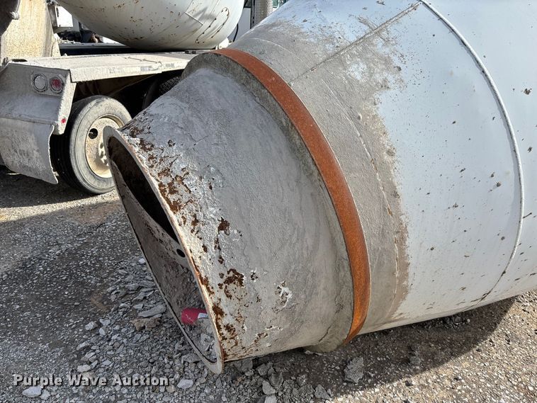 image for item FB3273 2004 Kenworth T800 ready mix truck