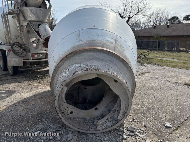 image for item FB3273 2004 Kenworth T800 ready mix truck