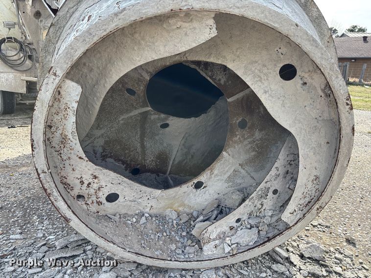 image for item FB3273 2004 Kenworth T800 ready mix truck