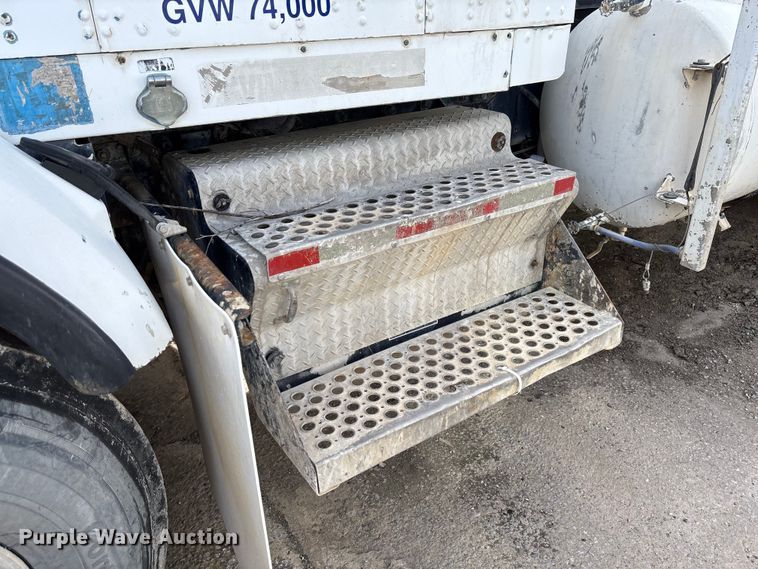 image for item FB3274 2005 Kenworth T800 ready mix truck