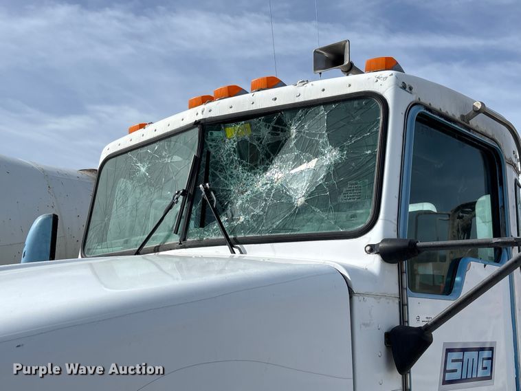 image for item FB3274 2005 Kenworth T800 ready mix truck