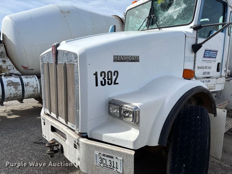 image for item FB3274 2005 Kenworth T800 ready mix truck