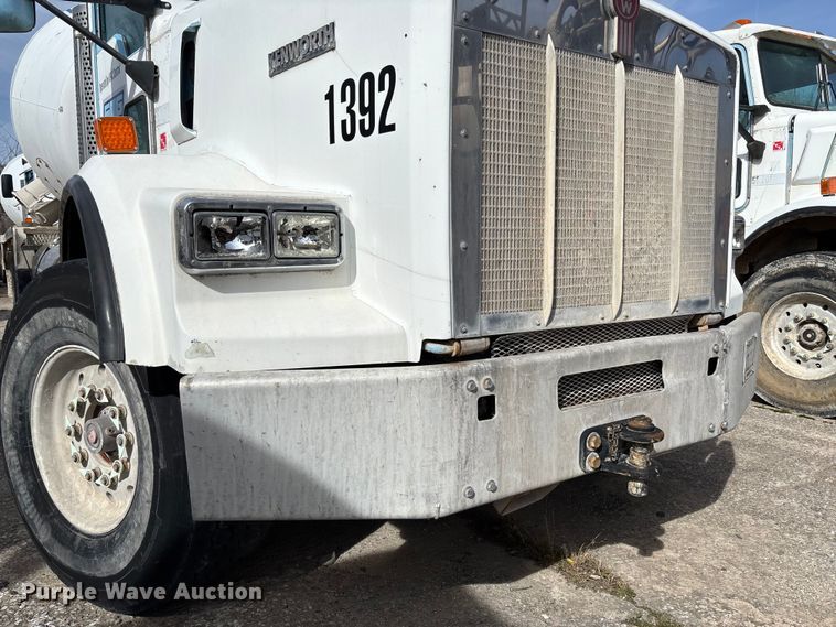 image for item FB3274 2005 Kenworth T800 ready mix truck