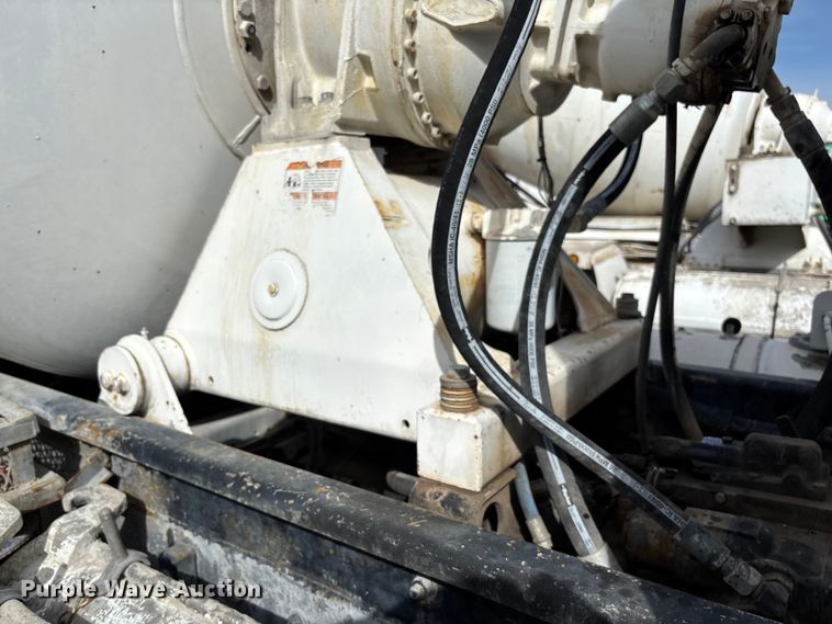 image for item FB3274 2005 Kenworth T800 ready mix truck