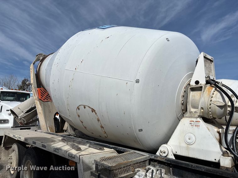 image for item FB3274 2005 Kenworth T800 ready mix truck