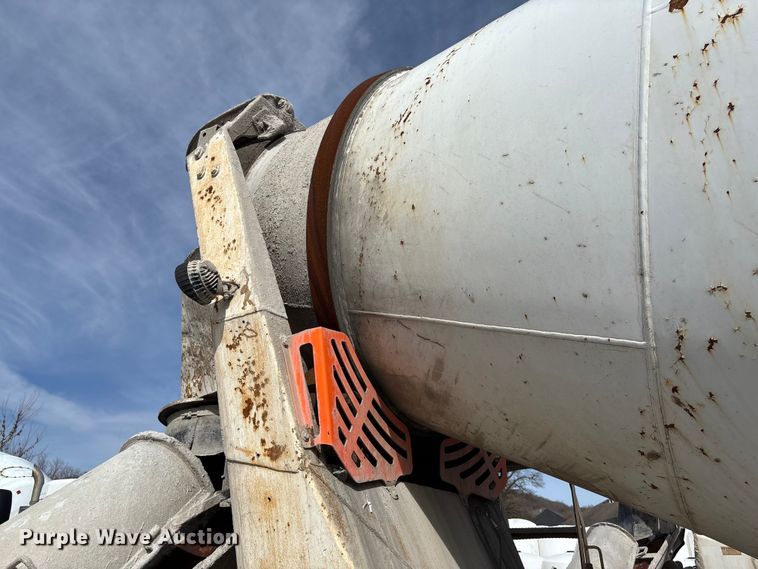 image for item FB3274 2005 Kenworth T800 ready mix truck