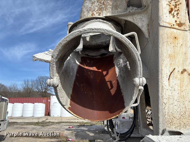 image for item FB3274 2005 Kenworth T800 ready mix truck