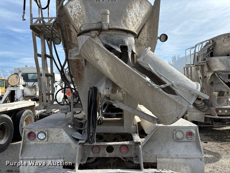 image for item FB3274 2005 Kenworth T800 ready mix truck