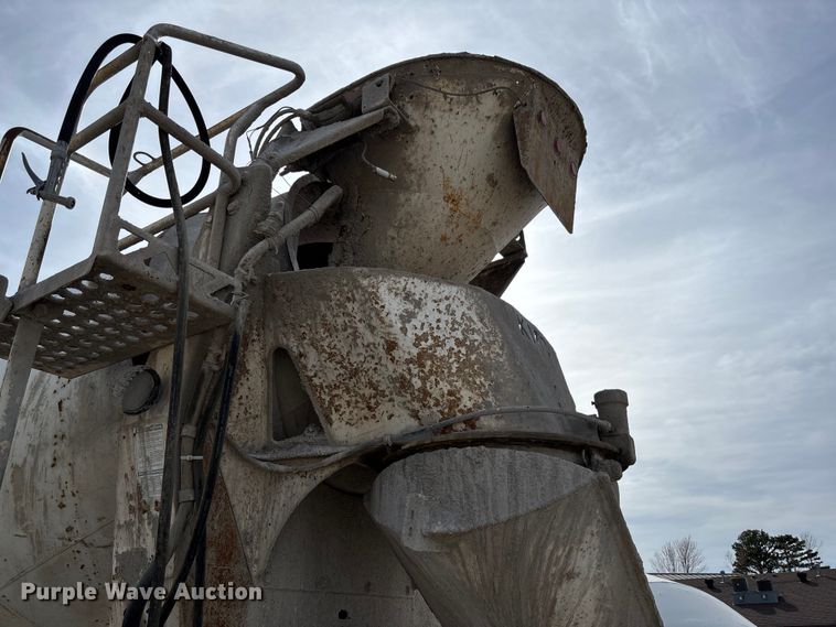 image for item FB3274 2005 Kenworth T800 ready mix truck