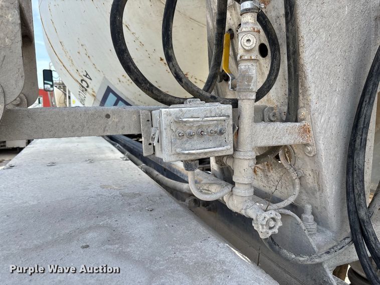 image for item FB3274 2005 Kenworth T800 ready mix truck