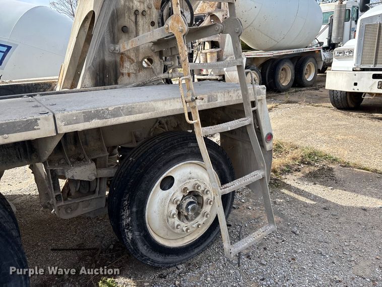 image for item FB3274 2005 Kenworth T800 ready mix truck