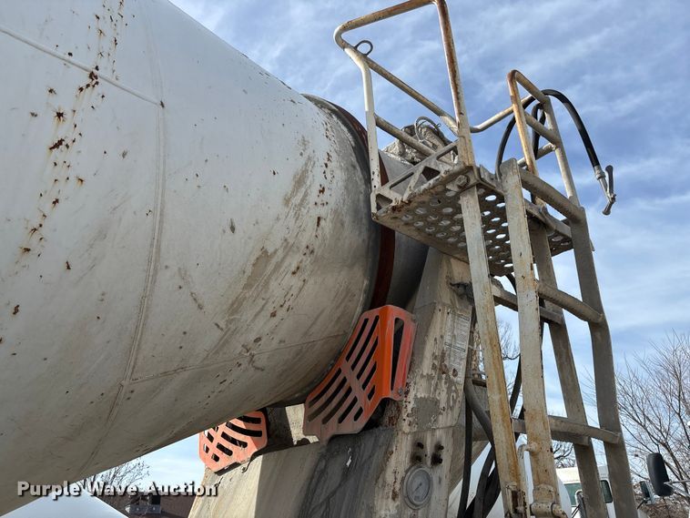 image for item FB3274 2005 Kenworth T800 ready mix truck